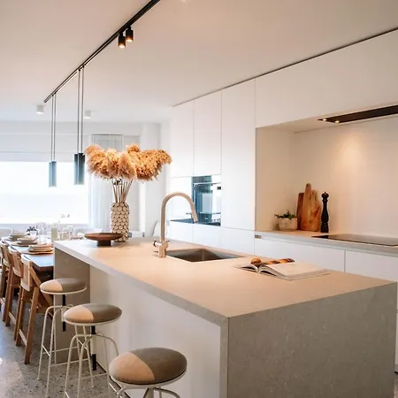 Appartement Stijlvol Met Terras En Panoramisch Zeezicht