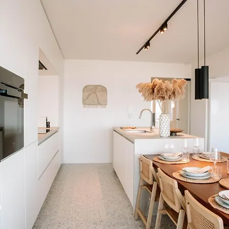 Zephyr - Stijlvol Met Terras En Panoramisch Zeezicht Appartamento