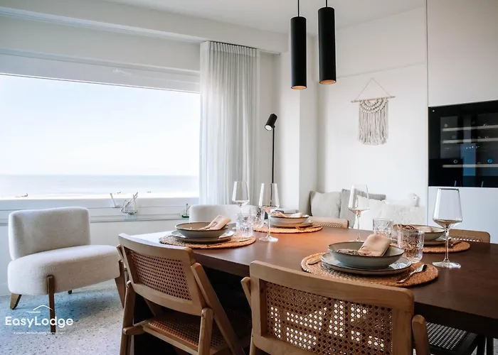 Appartement Stijlvol Met Terras En Panoramisch Zeezicht Oostende