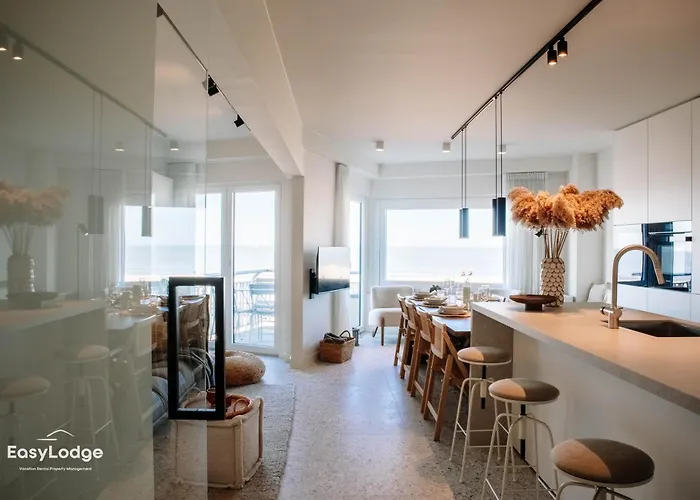 Stijlvol Met Terras En Panoramisch Zeezicht Oostende