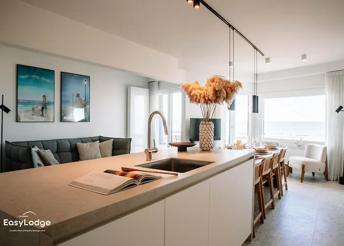 Stijlvol Met Terras En Panoramisch Zeezicht Appartement